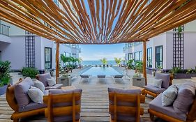 Diamante Beachfront Suites